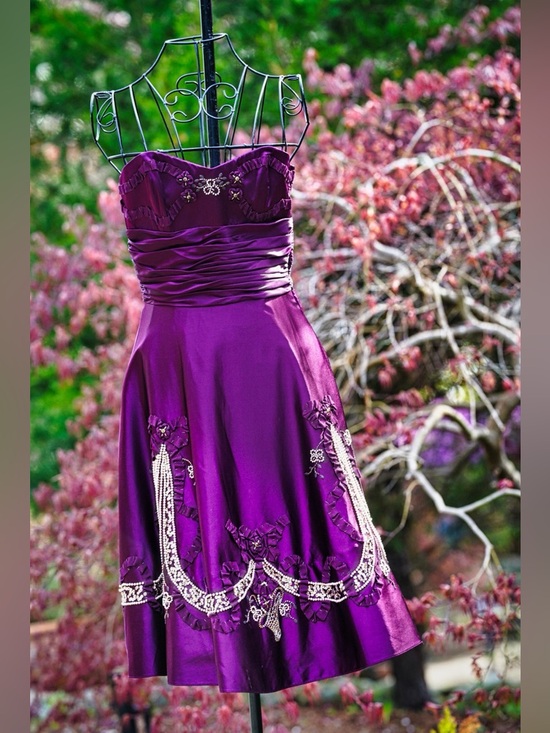 Betsey Johnson Dresses & Skirts - Gorgeous Strapless Dress